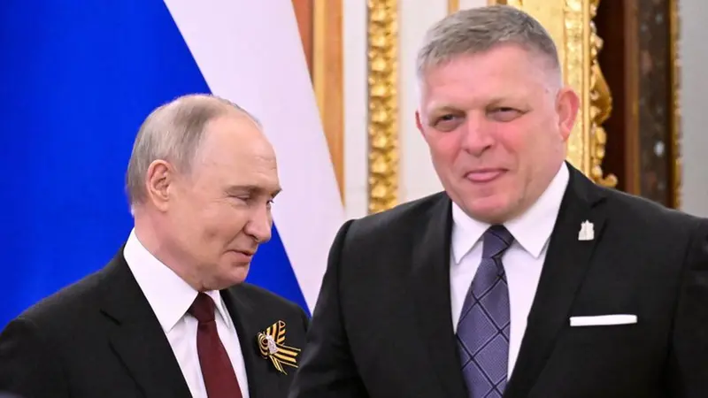 L'incontro tra il primo ministro slovacco Fico e Vladimir Putin al Cremlino - Foto Afp © www.giornaledibrescia.it