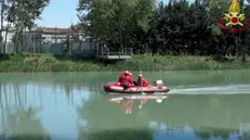 Si rovescia una canoa sul Mincio, un morto e un ferito