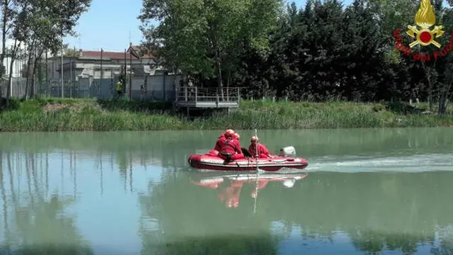 Si rovescia una canoa sul Mincio, un morto e un ferito