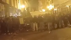 Un frame del video dove si sente Faccetta Nera