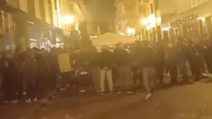 Un frame del video dove si sente Faccetta Nera