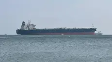 La petroliera Seajewel il cui scafo è stato squarciato da un'esplosione al largo della costa savonese su cui indaga l'Antiterrorismo.