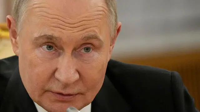 epa12087490 Russian President Vladimir Putin attends his meeting with Serbia's President Aleksandar Vucic (not pictured) in Kremlin, Moscow, Russia, 09 May 2025. Russia marks the 80th anniversary of the victory in World War II over Nazi Germany and its allies. EPA/ALEXANDER ZEMLIANICHENKO/AP POOL