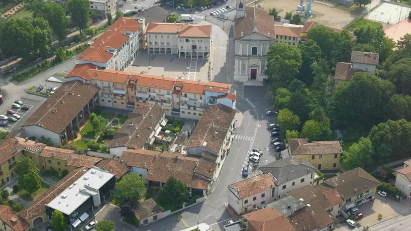 Una panoramica del centro di Borgostollo - © www.giornaledibrescia.it