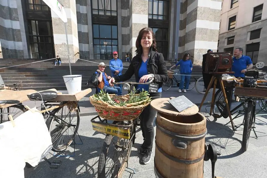«Blu in bici», con la due ruote in centro a Brescia