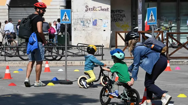 «Blu in bici», con la due ruote in centro a Brescia