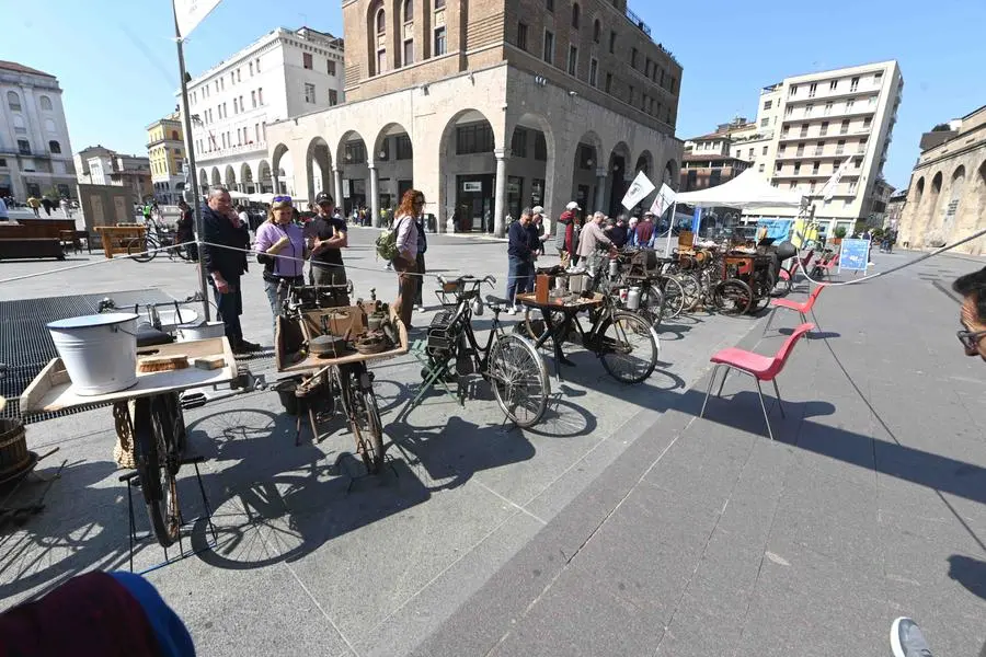 «Blu in bici», con la due ruote in centro a Brescia