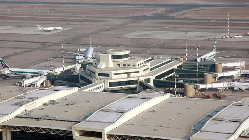 Diverse le posizioni aperte nei due scali milanesi di Malpensa e Linate - Foto Ansa © www.giornaledibrescia.it