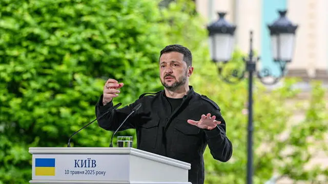 epa12088886 Ukraine's President Volodymyr Zelensky speaks during a joint press conference following a meeting of the 'Coalition of the willing' at the Mariinskyi Palace, the official residence of the president of Ukraine, in Kyiv, Ukraine, 10 May 2025, amid the ongoing Russian invasion. EPA/DAREK DELMANOWICZ POLAND OUT