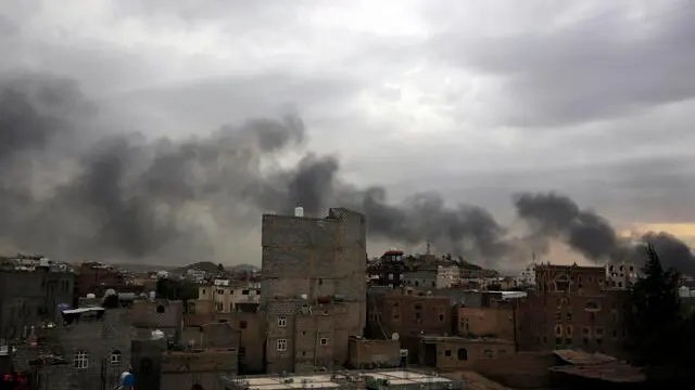 epa12078573 Smoke billows over buildings following Israeli airstrikes in Sana'a, Yemen, 06 May 2025. Israeli fighter jets have bombed Sana'a Airport and several power plants in the Yemeni capital, Sana'a, killing at least three people and wounding 33 others, according to a statement by the Houthis-run Ministry of Health. The Israeli bombs came a day after striking the port of Hodeidah in response to a Houthi missile that landed near Israel's Ben Gurion airport. EPA/YAHYA ARHAB