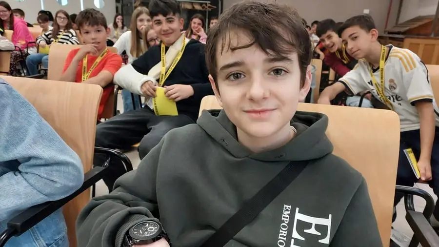 Gli alunni della prima e seconda A e B della scuola Chizzolini a Sarezzo