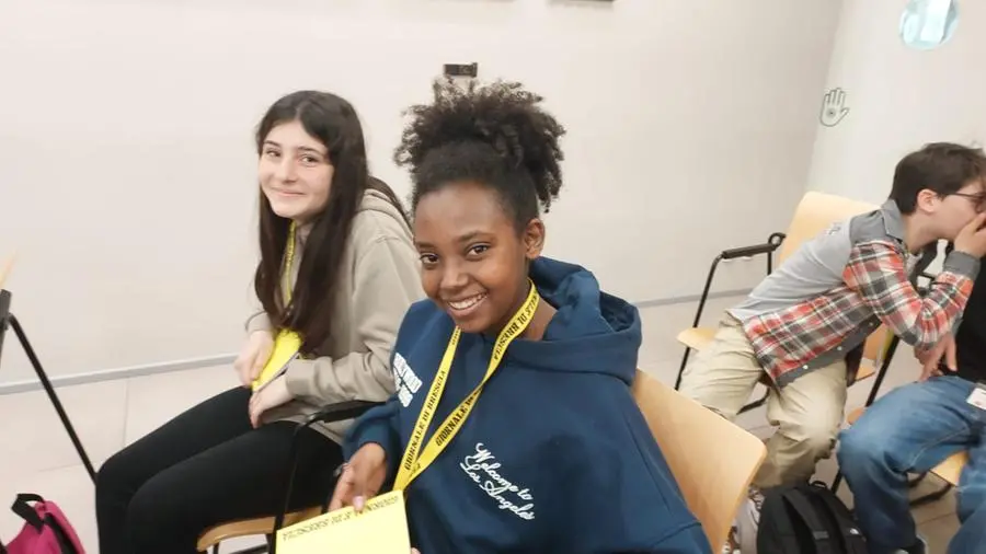 Gli alunni della prima e seconda A e B della scuola Chizzolini a Sarezzo