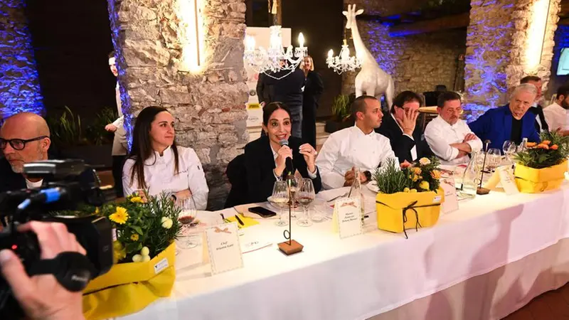 Al tavolo Andrea Leali tra Debora Massari e Gianbattista Papa