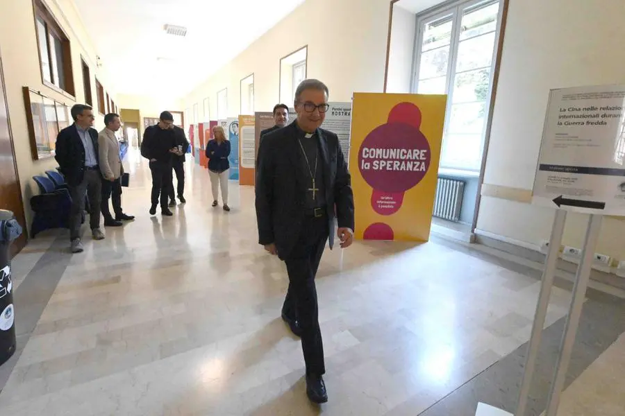 Il vescovo Tremolada all'incontro con i giornalisti per la Giornata mondiale della comunicazioni sociali
