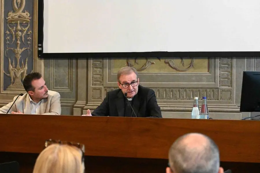 Il vescovo Tremolada all'incontro con i giornalisti per la Giornata mondiale della comunicazioni sociali