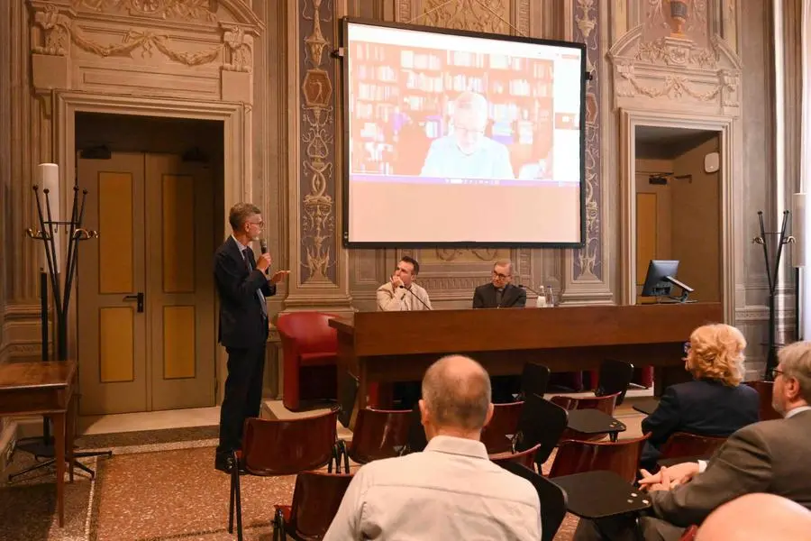 Il vescovo Tremolada all'incontro con i giornalisti per la Giornata mondiale della comunicazioni sociali