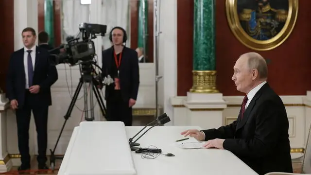 epa12090148 Russian President Vladimir Putin makes a statement to the media at the Kremlin in Moscow, Russia, 11 May 2025. Putin stated that Russia is proposing to Ukraine to resume direct negotiations, interrupted in 2022, without preconditions on 15 May in Istanbul. EPA/GAVRIIL GRIGOROV / SPUTNIK / KREMLIN POOL MANDATORY CREDIT