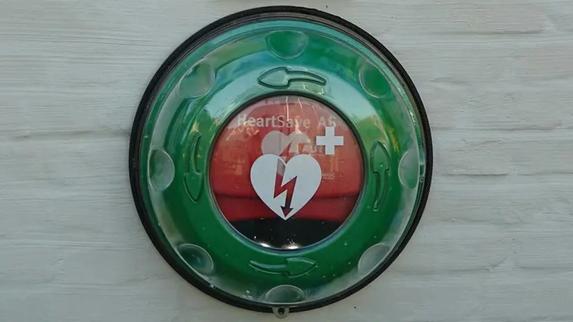 Un defibrillatore - © www.giornaledibrescia.it