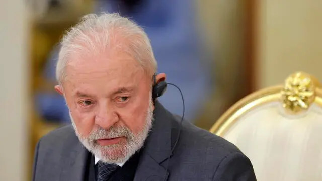 epa12086746 Brazilian President Luiz Inacio Lula da Silva attends a meeting with Russian President Vladimir Putin, at the Kremlin in Moscow, Russia, 09 May 2025. Russia marks the 80th anniversary of the victory in World War II over Nazi Germany and its allies. The Soviet Union lost 27 million people in the war. EPA/MAXIM SHEMETOV / POOL