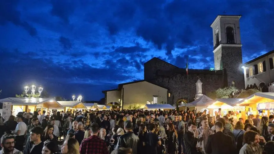 Gran pienone negli anni scorsi a Polpenazze - Foto Claudio Lazzarini Photographer