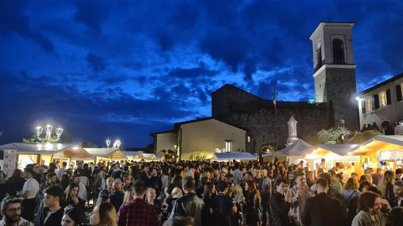 Gran pienone negli anni scorsi a Polpenazze - Foto Claudio Lazzarini Photographer
