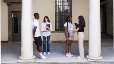 Alcuni studenti all'interno dell'Università Cattolica di Brescia