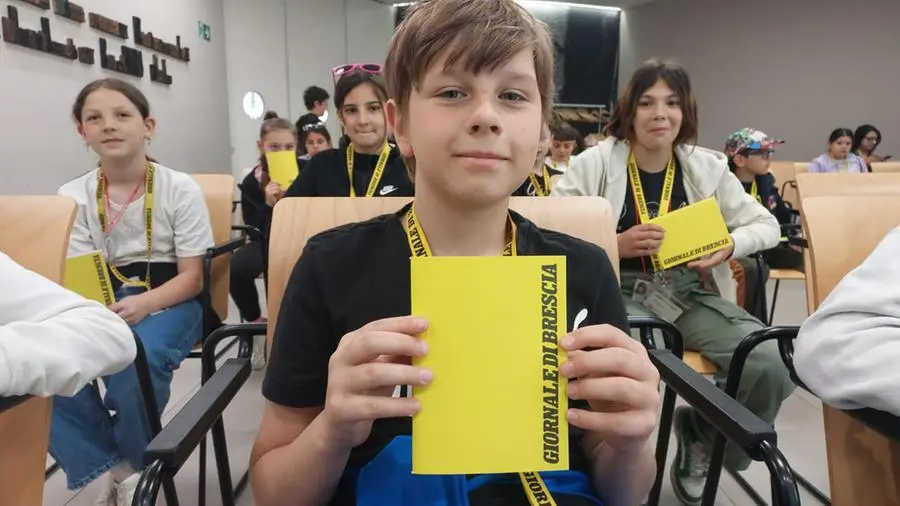 Gli alunni delle quinte A e B della scuola Don Milani, San Vito di Bedizzole