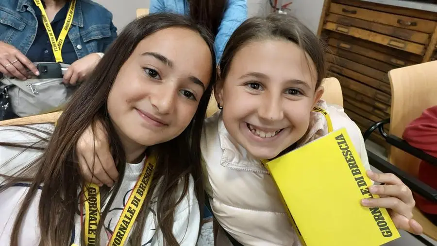 Gli alunni delle quinte A e B della scuola Don Milani, San Vito di Bedizzole