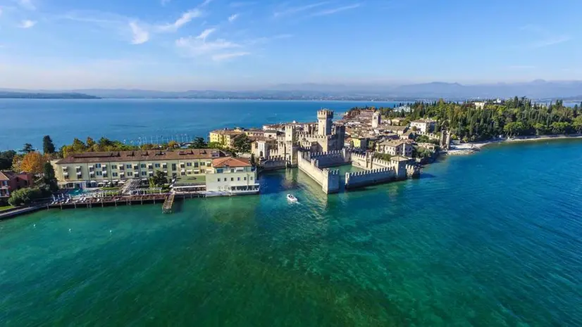 Una veduta di Sirmione - © www.giornaledibrescia.it