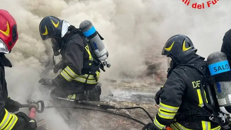 L'intervento dei vigili del fuoco alla casa di riposo di Pozzolengo