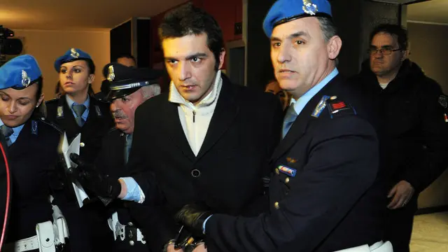 Sentenza di primo grado Corte d`Assise di Genova per l`omicidio del piccolo Alessandro Mathas. Antonio Rasero dopo la sentenza che ha condannato il giovane a 26 anni di carcere, questa sera 24 gennaio 2011 . - ANSA/LUCA ZENNARO -