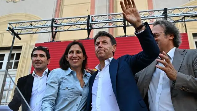 I leader del centrosinistra Elly Schlein, Giuseppe Conte, Angelo Bonelli, Nicola Fratoianni in piazza De Ferrari, per una manifestazione unitaria dove si chiedeno le dimissioni del presidente Giovanni Toti e nuove elezioni al piu presto possibile. Genova, 18 luglio 2024. ANSA/LUCA ZENNARO
