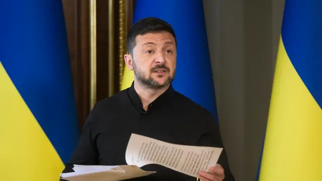 epa12096395 Ukrainian President Volodymyr Zelensky addresses a press conference in Kyiv, Ukraine, 13 May 2025. 'I value the Nordic-Baltic Eight countries' support for my readiness to meet personally with Putin in Turkey on 15 May 2025. We are ready for such direct diplomacy to put an end to killings and advance real peace. And this must certainly be discussed with the person who makes decisions in Russia,' said President Zelensky, according to his statement on X. EPA/STRINGER