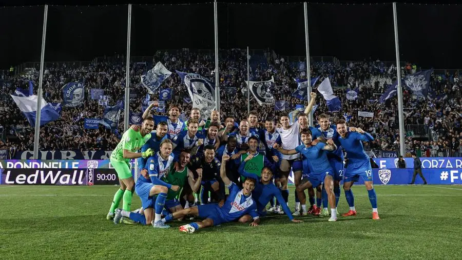 L'esultanza del Brescia sotto la Curva Nord - Foto New Reporter Nicoli © www.giornaledibrescia.it