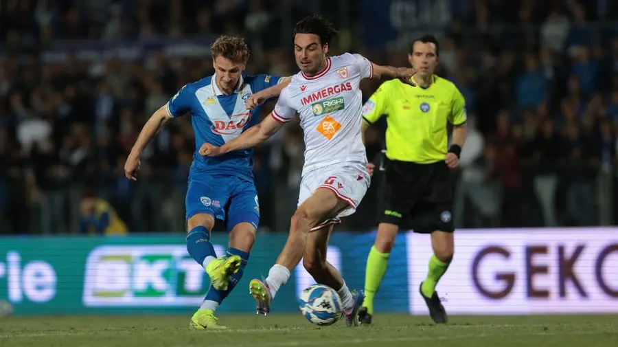 Il tiro vincente di Matthias Verreth - Foto New Reporter Comincini © www.giornaledibrescia.it