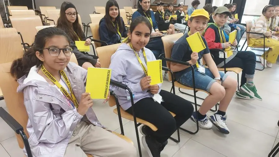 Gli alunni della quinta D dell'istituto comprensivo di Leno