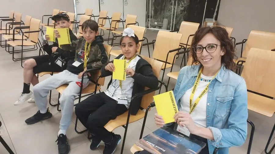 Gli alunni della quinta D dell'istituto comprensivo di Leno