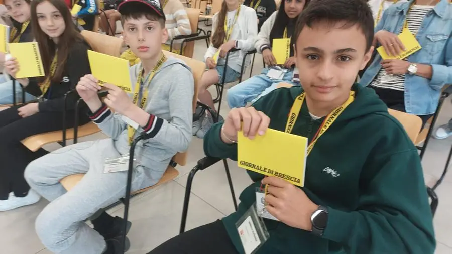 Gli alunni della quinta D dell'istituto comprensivo di Leno