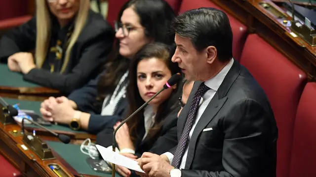 Il leader del Movimento 5 Stelle Giuseppe Conte nel suo intervento durante la cerimonia di Commemorazione di Papa Francesco a Camere riunite nell’Aula della Camera dei Deputati Roma, 23 aprile 2025 ANSA/FABIO CIMAGLIA