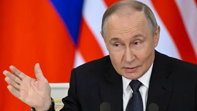 epa12099492 Russian President Vladimir Putin speaks during a joint media statement with Malaysia's prime minister following their talks at the Kremlin in Moscow, Russia, 14 May 2025. The Malaysian prime minister is on an official visit to Moscow. EPA/ALEXANDER NEMENOV / POOL