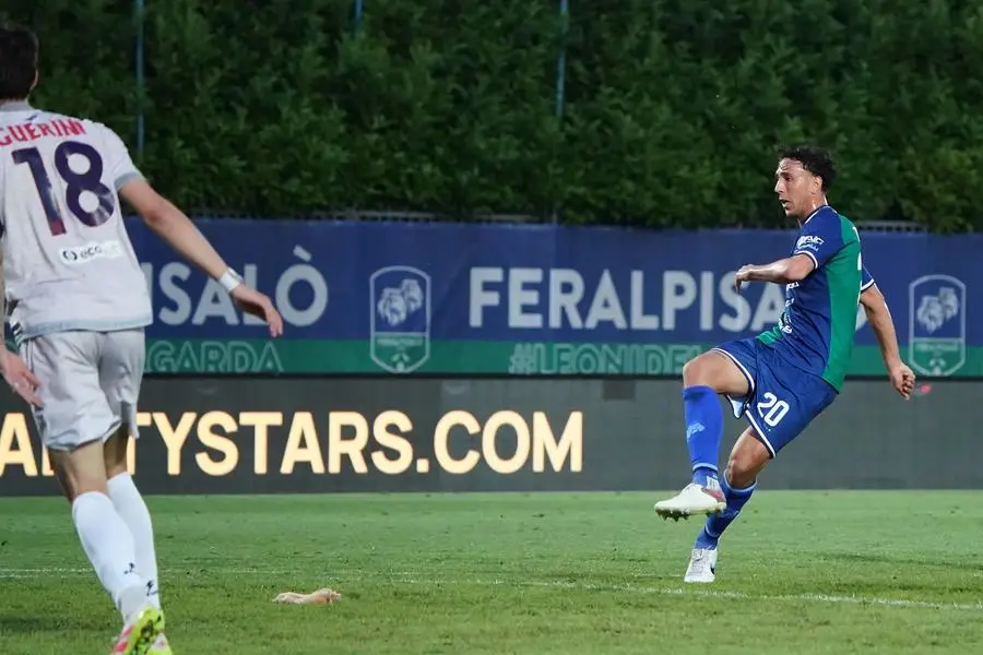 SERIE C CALCIO BRESCIA PLAY OFF FERALPISALO' - CROTONE NELLA FOTO GOL ZENNARO DAVIDE    14-05-2025 perteghella@newreporter