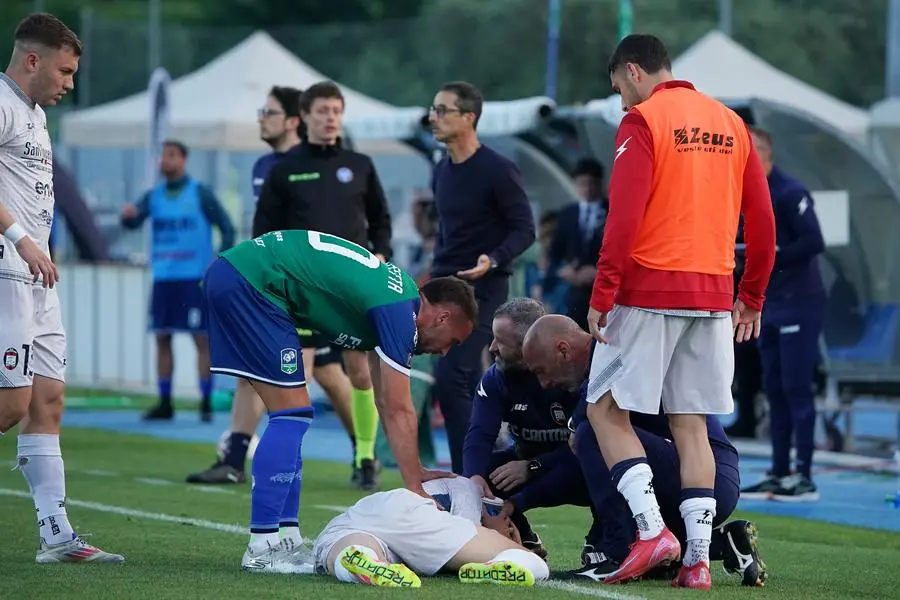SERIE C CALCIO BRESCIA PLAY OFF FERALPISALO' - CROTONE NELLA FOTO UN MOMENTO DI GIOCO    14-05-2025 perteghella@newreporter