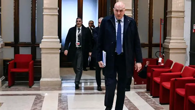 Il ministro della Difesa, Guido Crosetto, durante le comunicazioni nelle commissioni riunite Esteri e Difesa di Camera e Senato , Roma, 27 marzo 2025. ANSA/RICCARDO ANTIMIANI