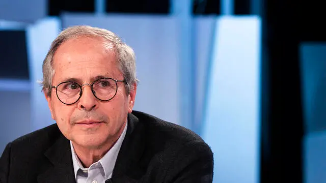 Andrea Crisanti durante il programma tv della Rai “Mezz'ora in Più”, condotto da Lucia Annunziata, presso gli studi di via Teulada, Roma, 05 marzo 2023. ANSA/ANGELO CARCONI
