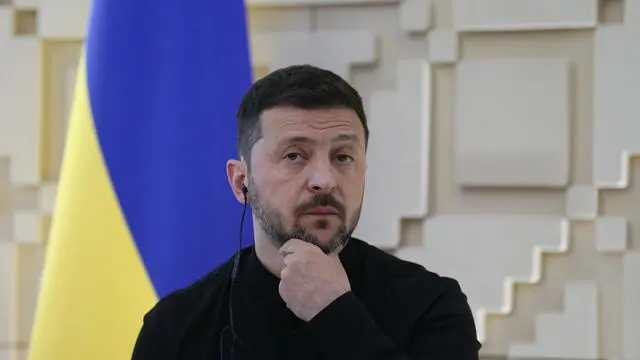 epa12102941 Ukrainian President Volodymyr Zelensky attends a press conference at the Embassy of Ukraine in Ankara, Turkey, 15 May 2025. Russian and Ukrainian delegations gather for peace talks in Istanbul. EPA/NECATI SAVAS