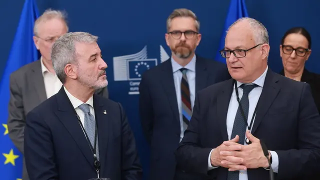 epa12102312 Mayor of Barcelona Jaume Collboni (L), and Mayor of Rome Roberto Gualtieri attend a press conference on a housing-related initiative in Brussels, Belgium, 15 May 2025. The first-ever European affordable housing plan will strive to address the housing crisis that millions of people across the EU face. EPA/OLIVIER HOSLET