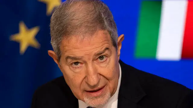 Sebastiano Musumeci, ministro per la protezione civile e per le politiche del mare, durante la conferenza stampa a palazzo Chigi. Roma, 30 April 2025. ANSA/MASSIMO PERCOSSI