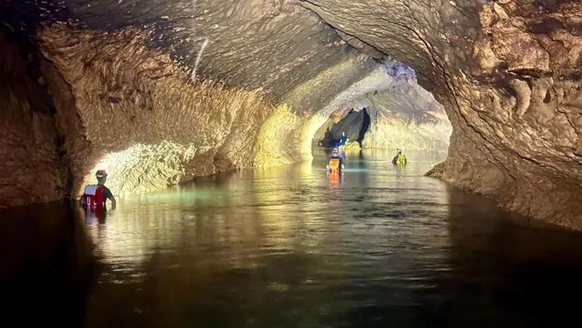 Gli speleologi bresciani nel grande collettore di Togbong