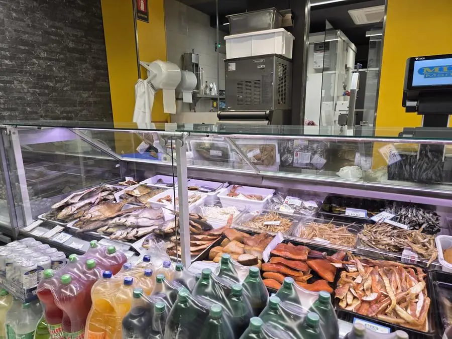 Tra gli scaffali del negozio di cibo dell'Est Europa