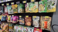 Prodotti asiatici in un market del centro città